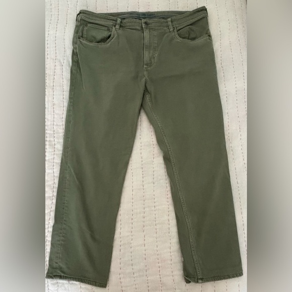 Tommy Bahama Men's Green Straight Jeans - Picture 1 of 6